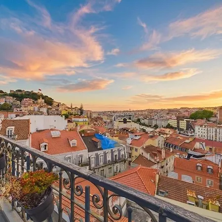 2br W/ Terrace & Castle Sao Jorge Views - Alfama | By Airnest Lissabon