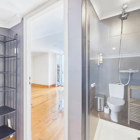 Lägenhet 2br W/ Terrace & Castle Sao Jorge Views - Alfama | By Airnest *